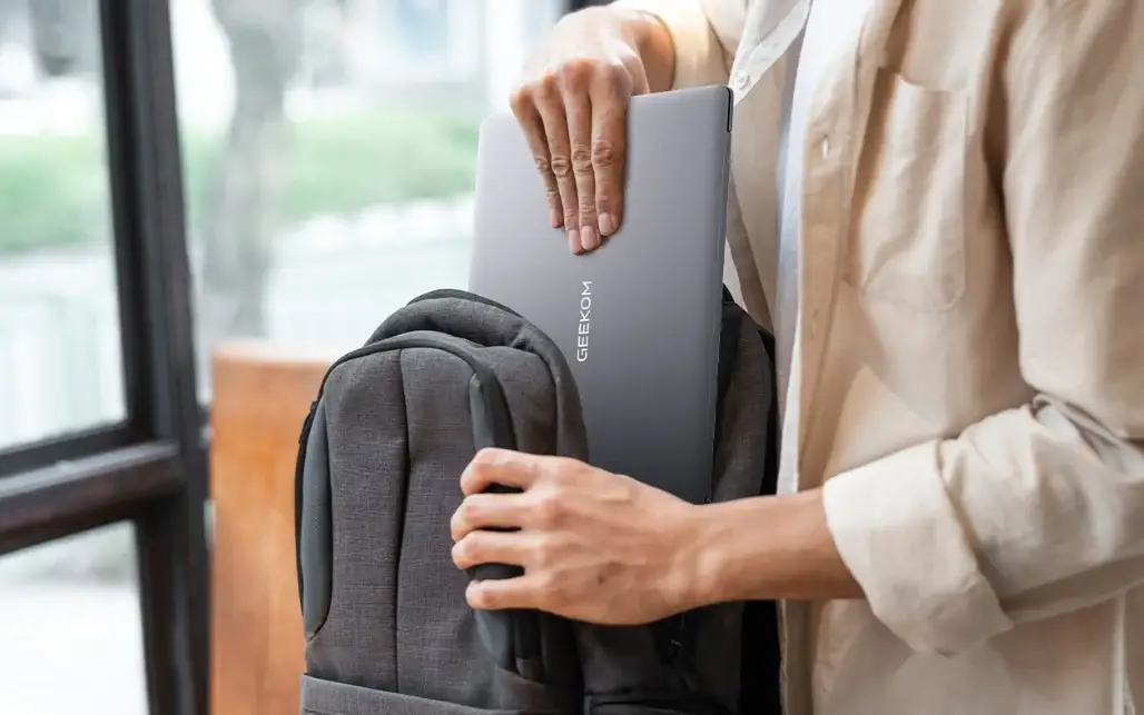 Portátil GEEKOM GeekBook X16 Pro presentado en IFA 2026